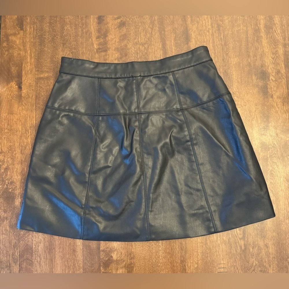 EUC! Free People Maisie Vegan Mini Skirt, sz 6 - Picture 5 of 6
